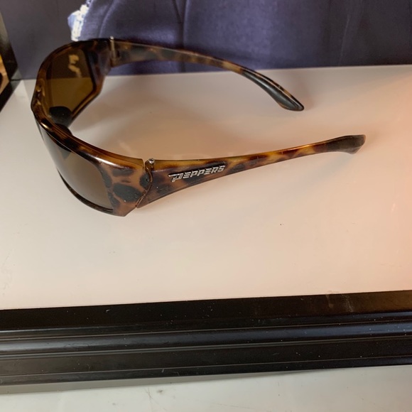 Assorted sunglasses. Pick one or more - Picture 1 of 16